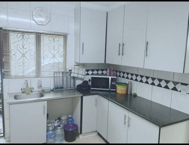 4 BEDROOM HOUSE FOR SALE IN BONELA